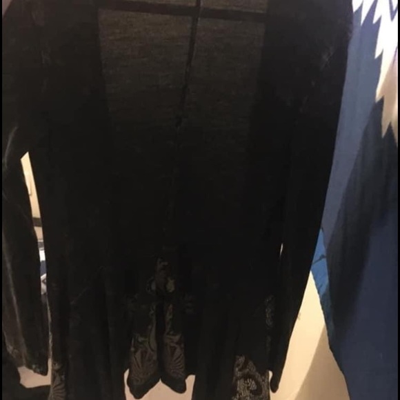 Clothes - Picture 7 of 7